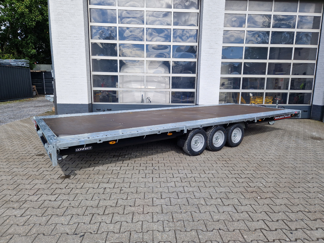 Brian James Trailer Connect 600x243cm plattform blackline Tridem 12" 3500kg - Plato/ Tovorna prikolica: slika 4 Brian James Trailer Connect 600x243cm plattform blackline Tridem 12" 3500kg - Plato/ Tovorna prikolica: slika 4