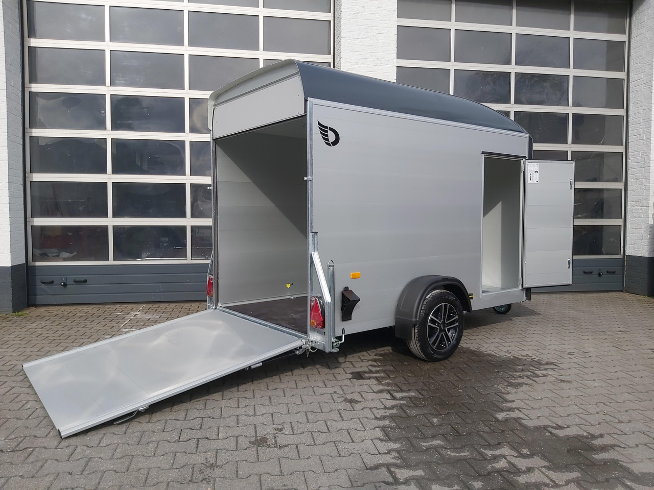 Cargo Roadster 300 300x150x184cm Alu Poly darkgrey Seitentür Alufelgen darkline 100km/H 1300kg - Prikolica zabojnik: slika 3 Cargo Roadster 300 300x150x184cm Alu Poly darkgrey Seitentür Alufelgen darkline 100km/H 1300kg - Prikolica zabojnik: slika 3