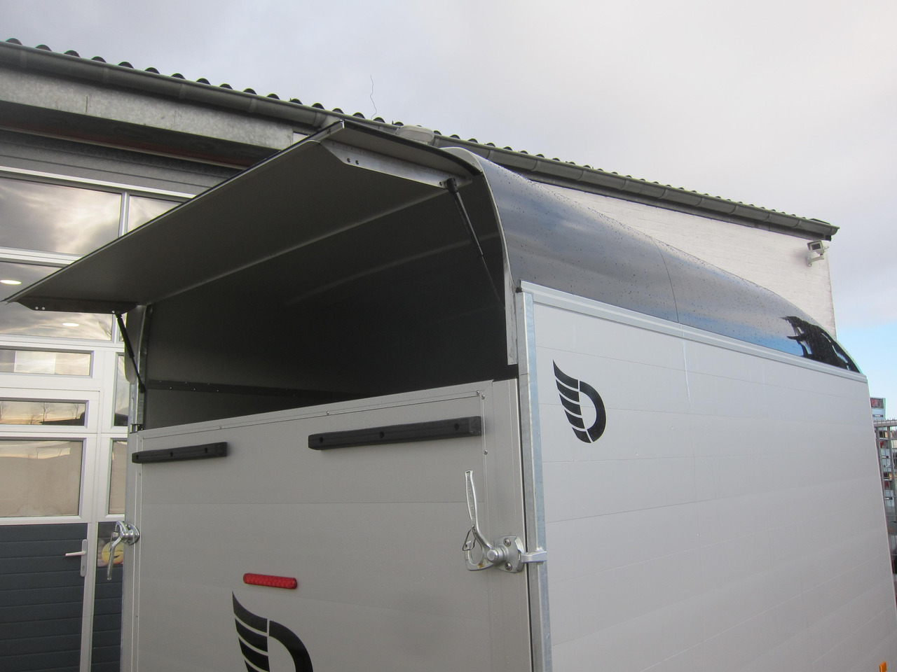 Cargo Roadster 500 312x167x199cm Alu Poly black Pullman 100km/H 2000kg Abverkauf - Avtomobilska prikolica: slika 5 Cargo Roadster 500 312x167x199cm Alu Poly black Pullman 100km/H 2000kg Abverkauf - Avtomobilska prikolica: slika 5