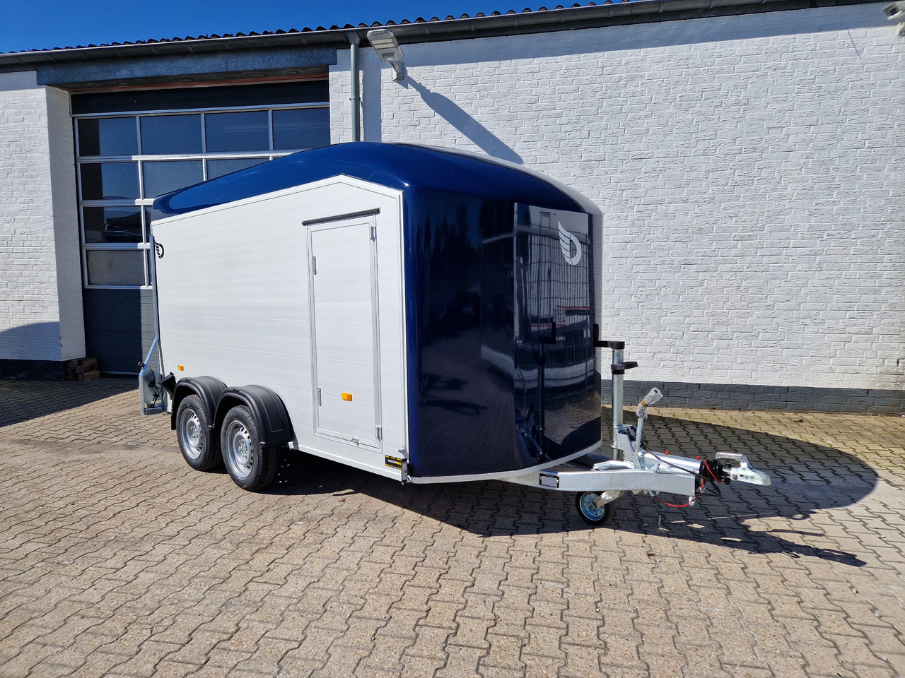Cargo Roadster 700 plus 375x180x200cm Alu Poly kingblue Seitentür Pullman 2600kg 100km/H Aktion - Prikolica zabojnik: slika 1 Cargo Roadster 700 plus 375x180x200cm Alu Poly kingblue Seitentür Pullman 2600kg 100km/H Aktion - Prikolica zabojnik: slika 1