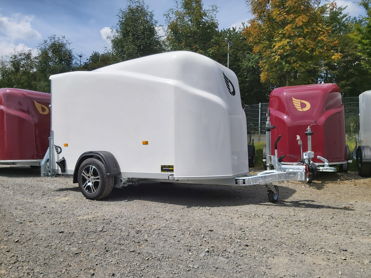 Debon Cargo 1300 300x152x168cm white Alufelgen darkline aerodynamik Pullman II 100km/H 1300kg - Prikolica zabojnik: slika 1 Debon Cargo 1300 300x152x168cm white Alufelgen darkline aerodynamik Pullman II 100km/H 1300kg - Prikolica zabojnik: slika 1