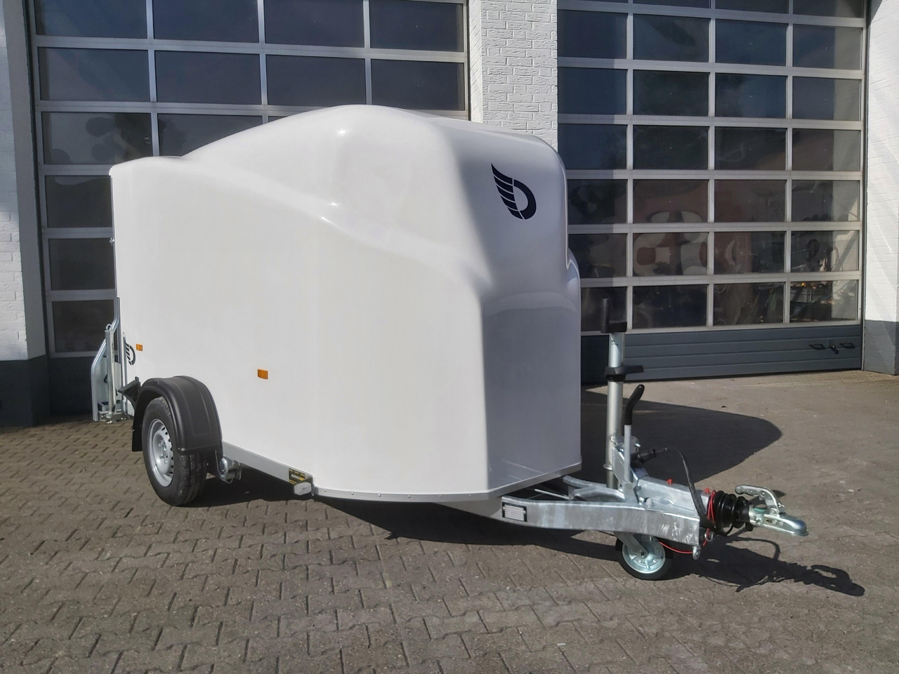 Debon Cargo 1300 300x152x168cm white Pullman II 1300kg 100km/H Modell 2024 - Prikolica zabojnik: slika 2 Debon Cargo 1300 300x152x168cm white Pullman II 1300kg 100km/H Modell 2024 - Prikolica zabojnik: slika 2