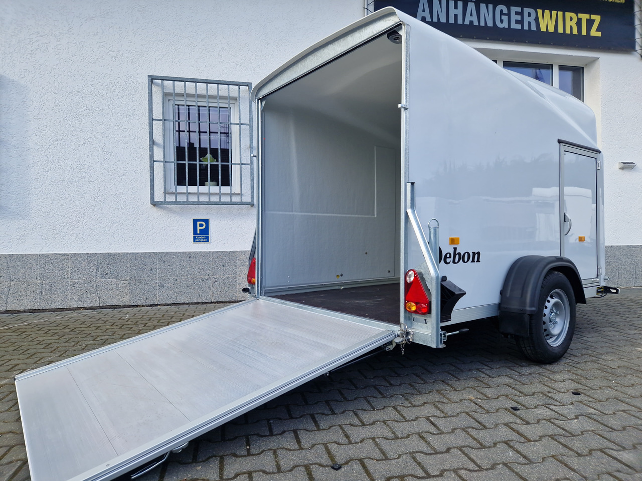 Debon Cargo 1300 300x152x168cm white Seitentür Pullman II 100km/H 1300kg Modell 2025 - Prikolica zabojnik: slika 5 Debon Cargo 1300 300x152x168cm white Seitentür Pullman II 100km/H 1300kg Modell 2025 - Prikolica zabojnik: slika 5