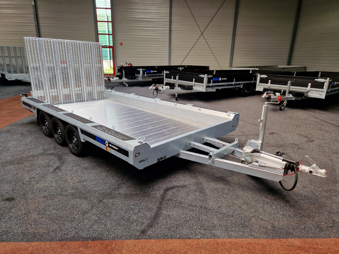 HULCO TERRAX-3 Go Getter Aluboden 394x180x27cm Heckrampe 150cm LED Tridem 3500kg - Prikolica za prevoz strojev: slika 3 HULCO TERRAX-3 Go Getter Aluboden 394x180x27cm Heckrampe 150cm LED Tridem 3500kg - Prikolica za prevoz strojev: slika 3