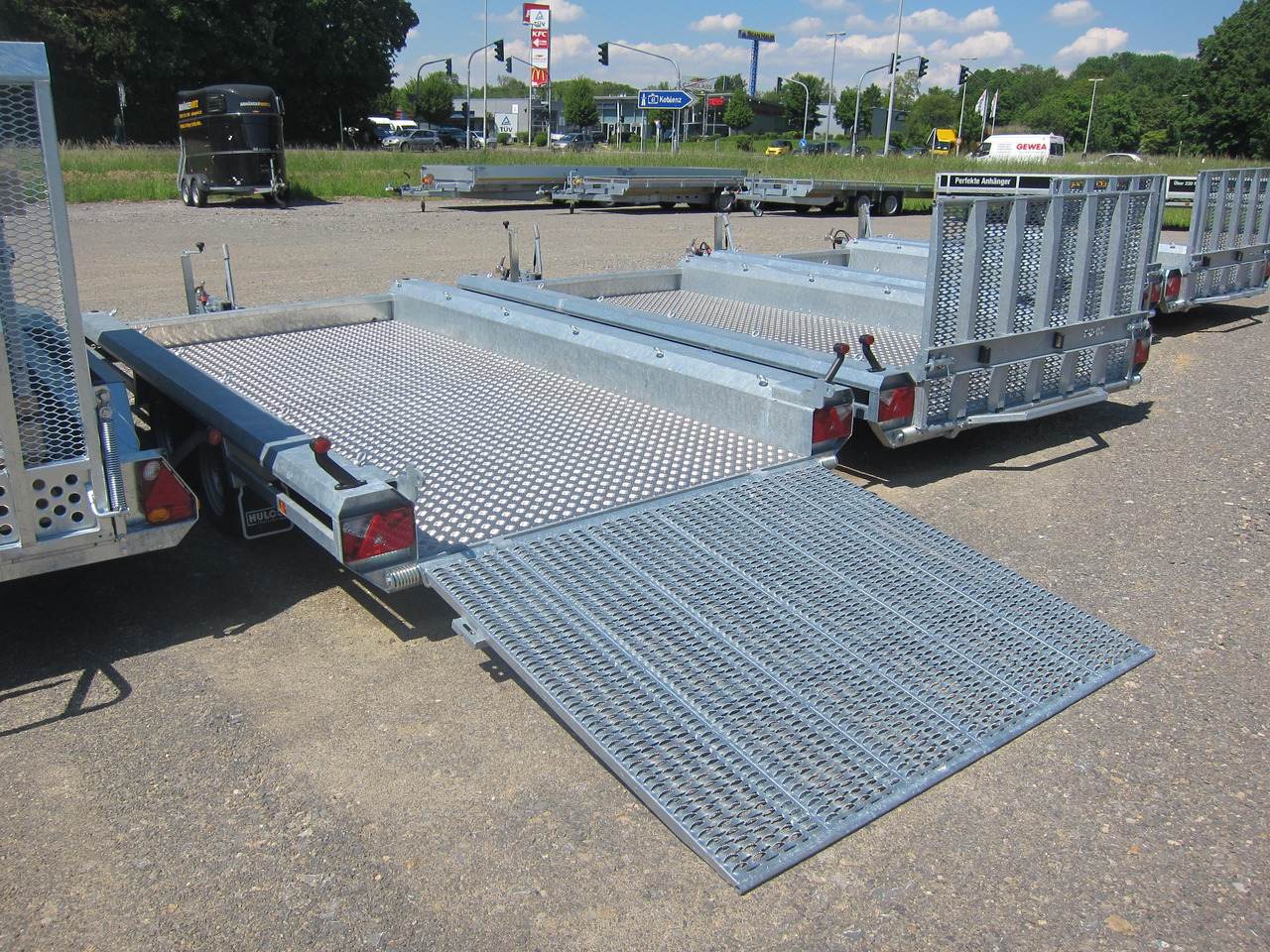 HULCO TERRAX Aluboden 394x180x27cm Heckrampe 150cm (XL) 3000kg - Prikolica za prevoz strojev: slika 5 HULCO TERRAX Aluboden 394x180x27cm Heckrampe 150cm (XL) 3000kg - Prikolica za prevoz strojev: slika 5