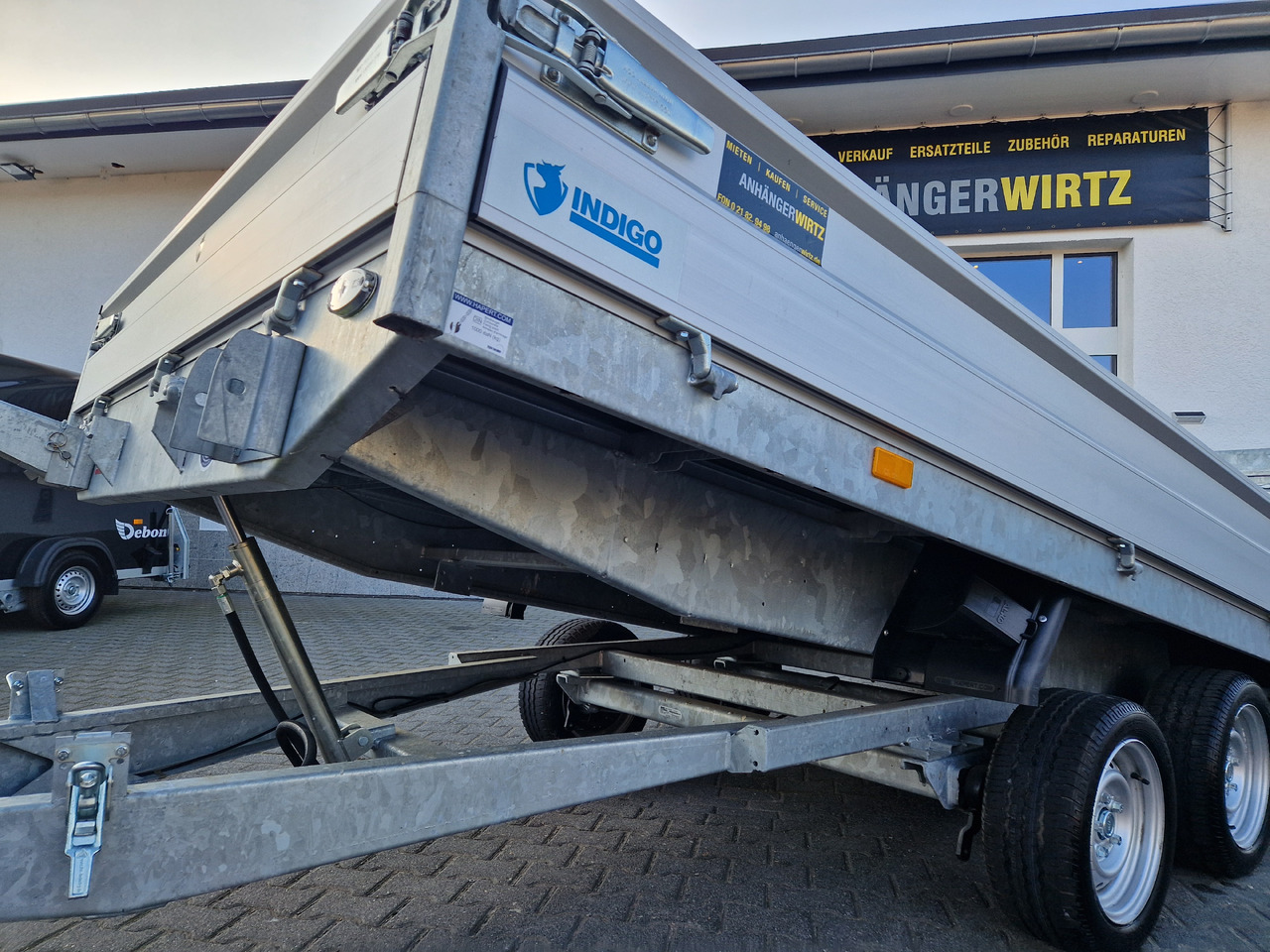 Hapert Indigo HT-2 405x201x30cm ankippbar Heckklappe Seilwinde 3500kg - Prikolica za prevoz strojev: slika 2 Hapert Indigo HT-2 405x201x30cm ankippbar Heckklappe Seilwinde 3500kg - Prikolica za prevoz strojev: slika 2