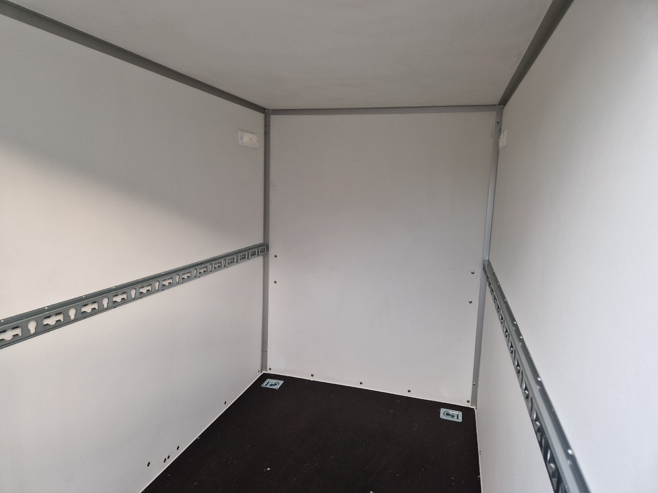 Prikolica zabojnik Kargo F7520D 204x114x150cm Zurrsystem (XS) 750kg 100km/H Modell 2024: slika 7