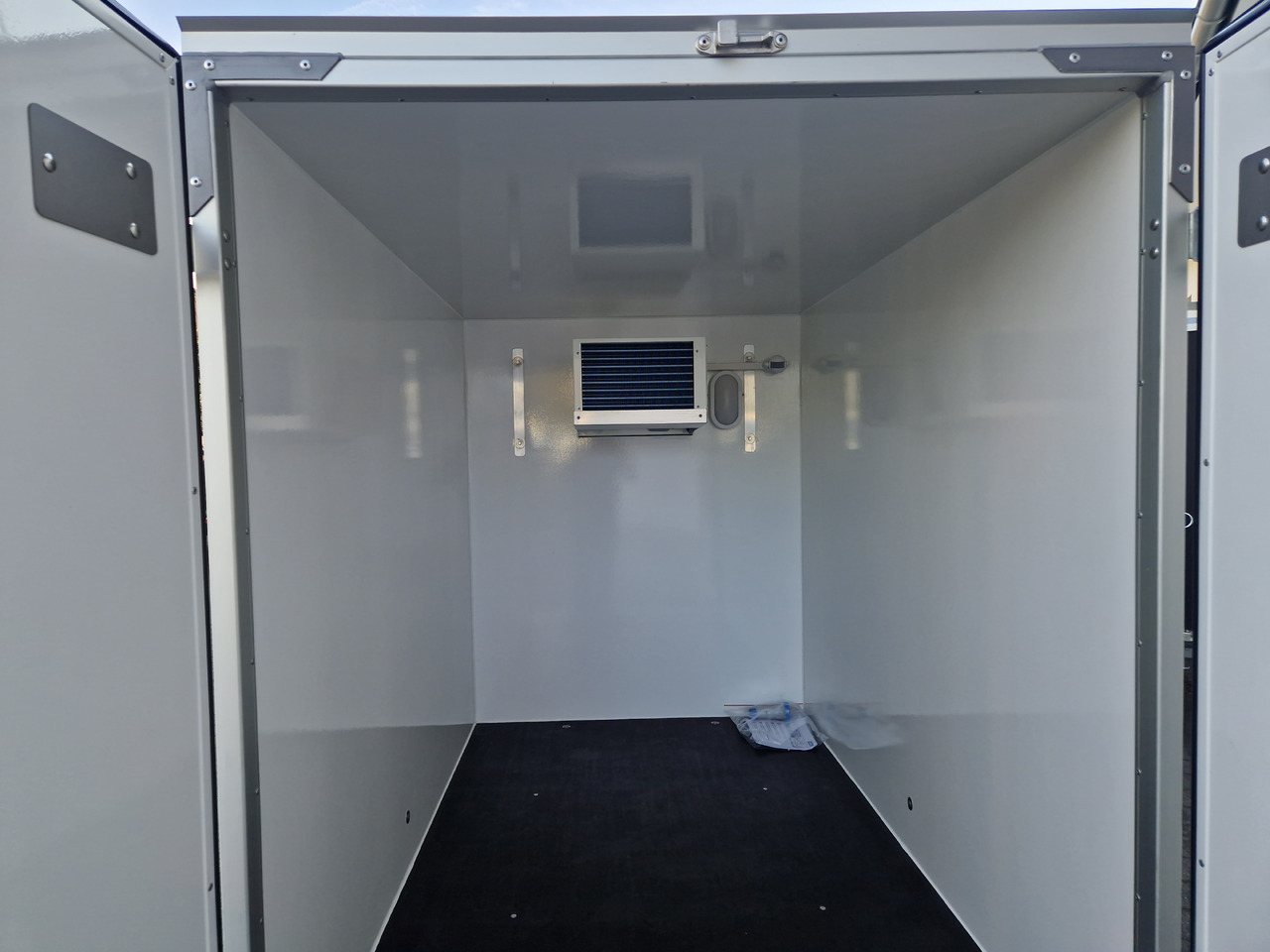 Kühlanhänger 752 DK2 Classic 199x124x150cm XPS Govi Kühlung 750kg ungebremst - Prikolica hladilnik: slika 5 Kühlanhänger 752 DK2 Classic 199x124x150cm XPS Govi Kühlung 750kg ungebremst - Prikolica hladilnik: slika 5