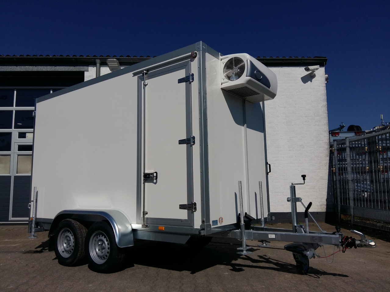 Kühlanhänger AZKF 2735/155 343x154x200cm +Seitentür Kälteanlage 4 Iso 60 Frioliner Aktion - Prikolica hladilnik: slika 1 Kühlanhänger AZKF 2735/155 343x154x200cm +Seitentür Kälteanlage 4 Iso 60 Frioliner Aktion - Prikolica hladilnik: slika 1