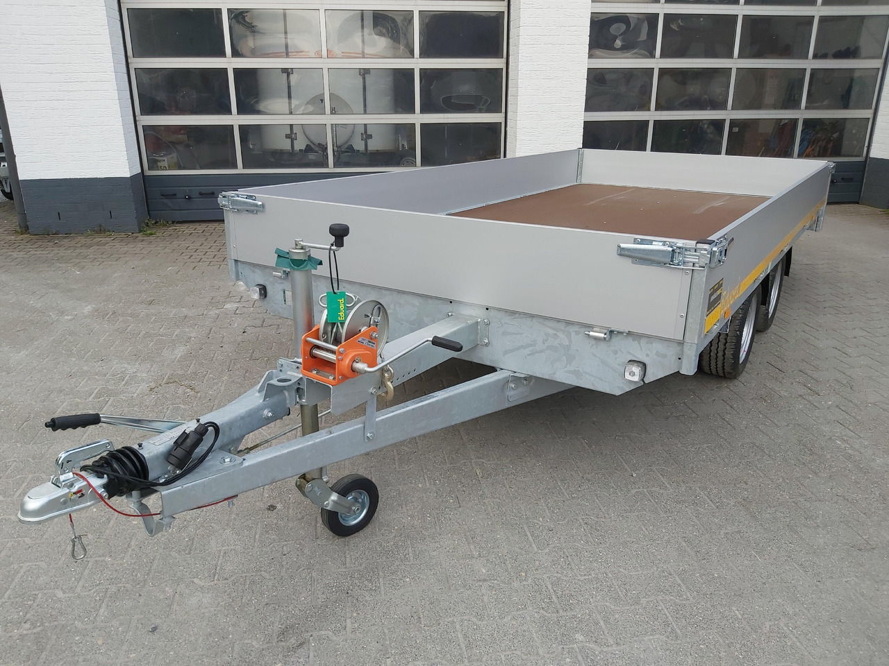 Multi Transporter 406x200x30cm Rampen Winde 13" niedrig Fahrwerk (XL) 3500kg Online Aktion - Prikolica za prevoz strojev: slika 2 Multi Transporter 406x200x30cm Rampen Winde 13" niedrig Fahrwerk (XL) 3500kg Online Aktion - Prikolica za prevoz strojev: slika 2