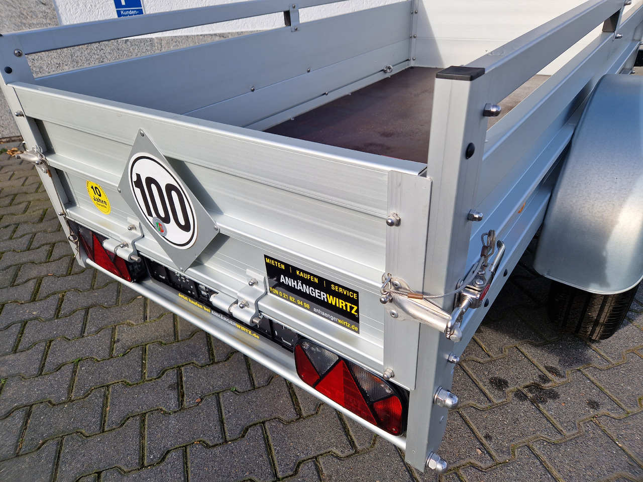 PKW Anhänger Koch Aluline B1000 205x105x40cm (XS) 1000kg 100 km/H Januar Aktion - Avtomobilska prikolica: slika 3 PKW Anhänger Koch Aluline B1000 205x105x40cm (XS) 1000kg 100 km/H Januar Aktion - Avtomobilska prikolica: slika 3