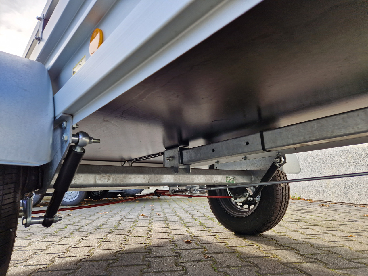 PKW Anhänger Koch Aluline B1000 205x105x40cm (XS) 1000kg 100 km/H Januar Aktion - Avtomobilska prikolica: slika 4 PKW Anhänger Koch Aluline B1000 205x105x40cm (XS) 1000kg 100 km/H Januar Aktion - Avtomobilska prikolica: slika 4