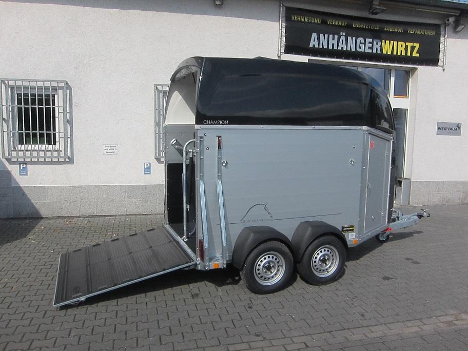 Pferdeanhänger Böckmann Champion R Sattelkammer blackline 2400kg CFF+ 100 km/H Modell 25 - Prikolica za konje: slika 5 Pferdeanhänger Böckmann Champion R Sattelkammer blackline 2400kg CFF+ 100 km/H Modell 25 - Prikolica za konje: slika 5