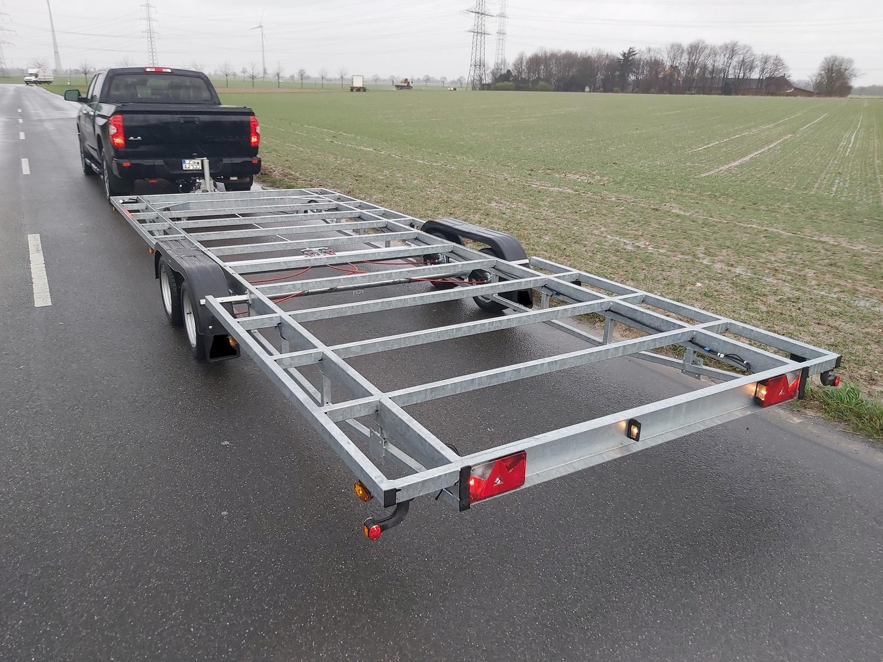 Fahrgestell Tieflader 660x244cm Multi Anhänger DIY tiny house Träger Lfh: 63cm 3500kg - Prikolica: slika 3 Fahrgestell Tieflader 660x244cm Multi Anhänger DIY tiny house Träger Lfh: 63cm 3500kg - Prikolica: slika 3