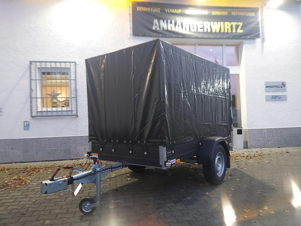 Saris Anhänger DV135 McAlu Pro MP 255x133x150cm Hochplane black (S)1350kg black deal Januar Aktio - Avtomobilska prikolica: slika 1 Saris Anhänger DV135 McAlu Pro MP 255x133x150cm Hochplane black (S)1350kg black deal Januar Aktio - Avtomobilska prikolica: slika 1
