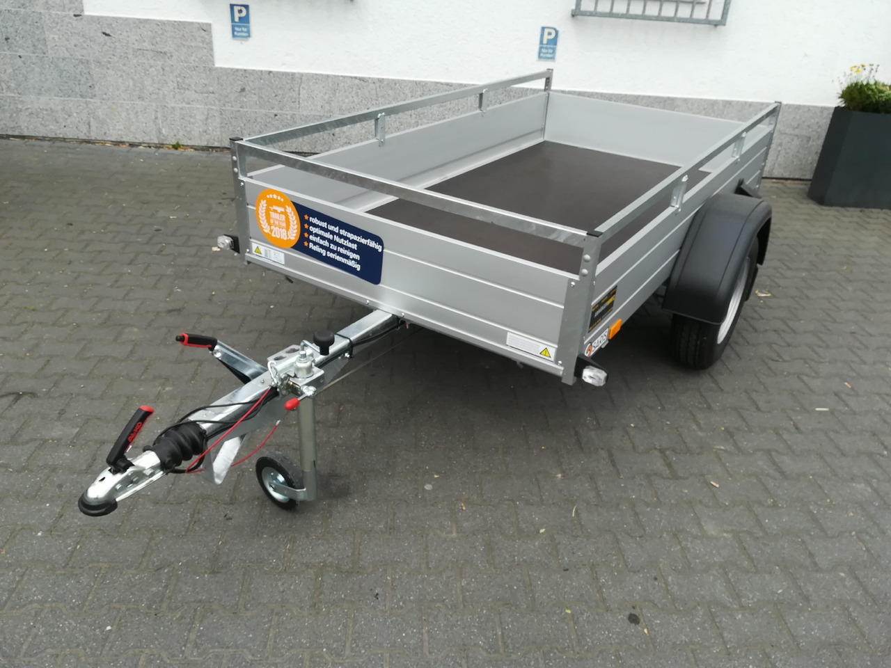 Saris Anhänger DV135 McAlu Pro MP 255x133x43cm (S) 1350kg Online Aktion Modell 2024 - Avtomobilska prikolica: slika 3 Saris Anhänger DV135 McAlu Pro MP 255x133x43cm (S) 1350kg Online Aktion Modell 2024 - Avtomobilska prikolica: slika 3