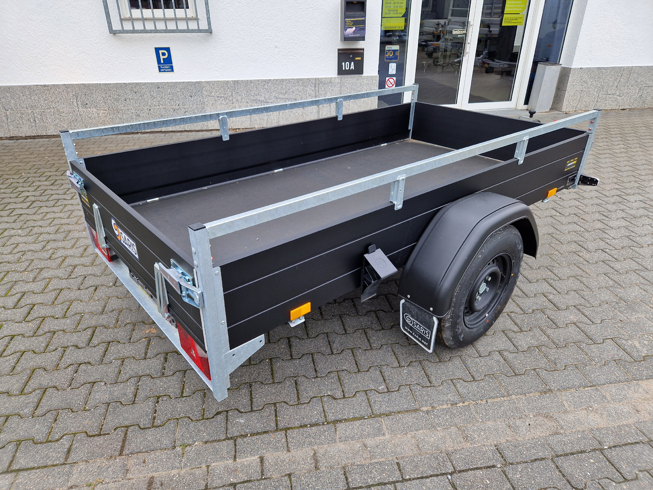 Saris Anhänger DV135 McAlu Pro MP 255x133x44cm black klappbare Vorderwand 1350kg - Avtomobilska prikolica: slika 5 Saris Anhänger DV135 McAlu Pro MP 255x133x44cm black klappbare Vorderwand 1350kg - Avtomobilska prikolica: slika 5