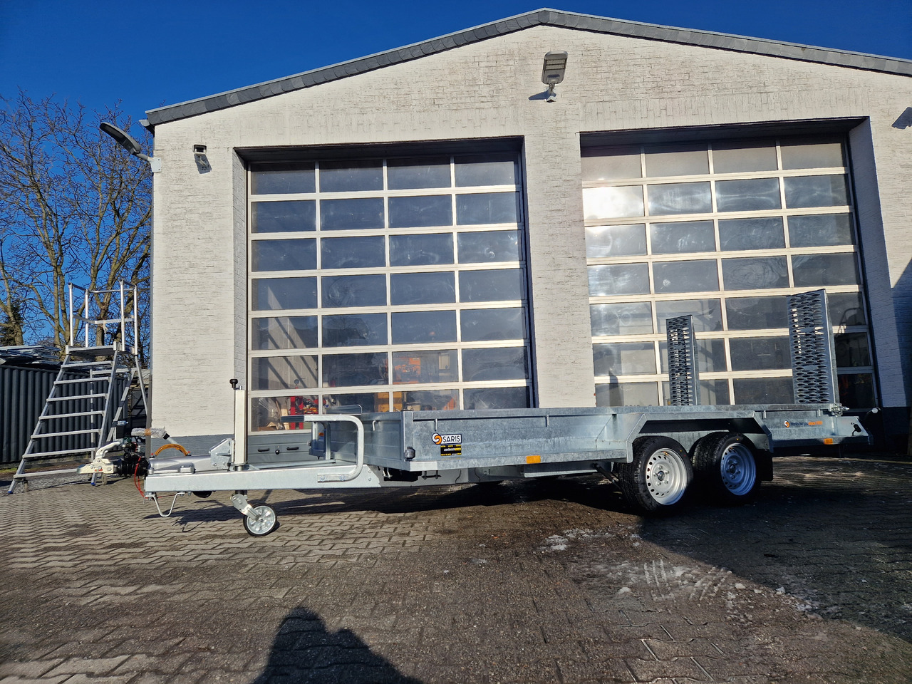 Saris Magnum MAXX 3500 406x182x30cm force one Rampen Schaufelablage 100km/H 3500kg Januar Aktion - Prikolica za prevoz strojev: slika 5 Saris Magnum MAXX 3500 406x182x30cm force one Rampen Schaufelablage 100km/H 3500kg Januar Aktion - Prikolica za prevoz strojev: slika 5