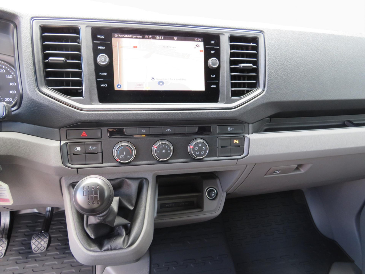 VOLKSWAGEN Crafter 35 L3H3 Kasten Klima Navi ZV - Furgon: slika 4 VOLKSWAGEN Crafter 35 L3H3 Kasten Klima Navi ZV - Furgon: slika 4