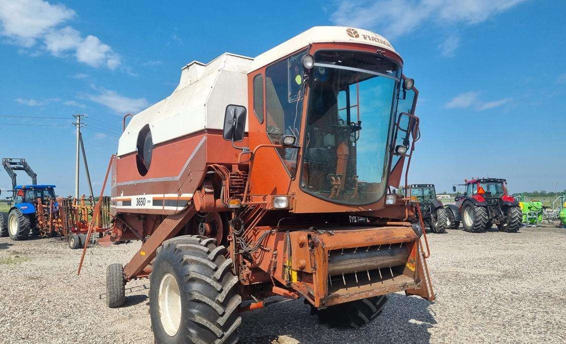 Laverda 3650 - Kombajn harvester: slika 1 Laverda 3650 - Kombajn harvester: slika 1