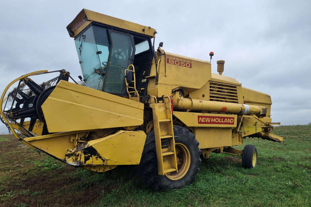 New Holland 8050 - Kombajn harvester: slika 1 New Holland 8050 - Kombajn harvester: slika 1