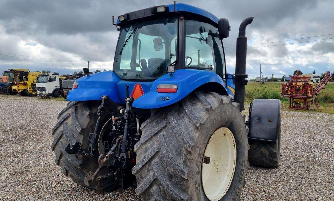 New Holland T8040 - Traktor: slika 5 New Holland T8040 - Traktor: slika 5