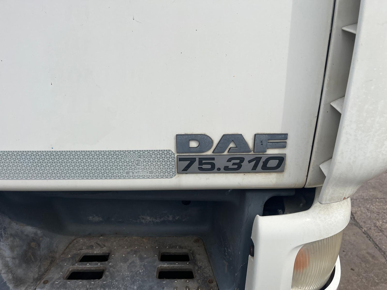Tovornjak s kesonom DAF 75 CF 310: slika 9