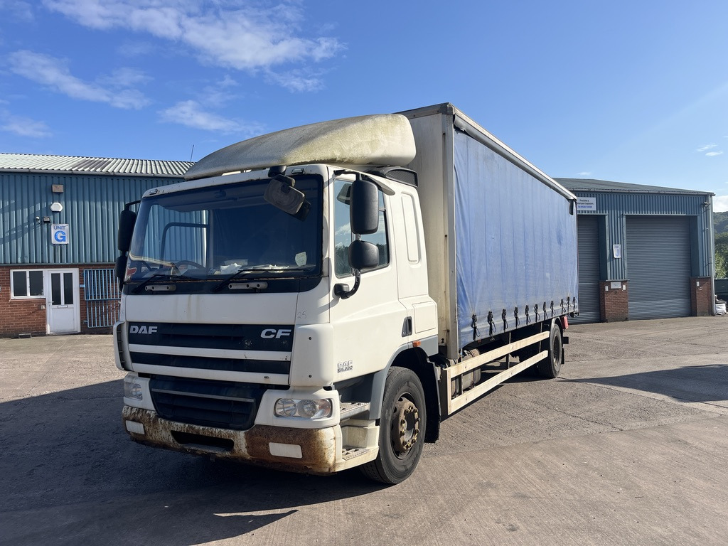 Daf 65CF 220 4x2 Curtain side - Tovornjak s ponjavo: slika 1 Daf 65CF 220 4x2 Curtain side - Tovornjak s ponjavo: slika 1