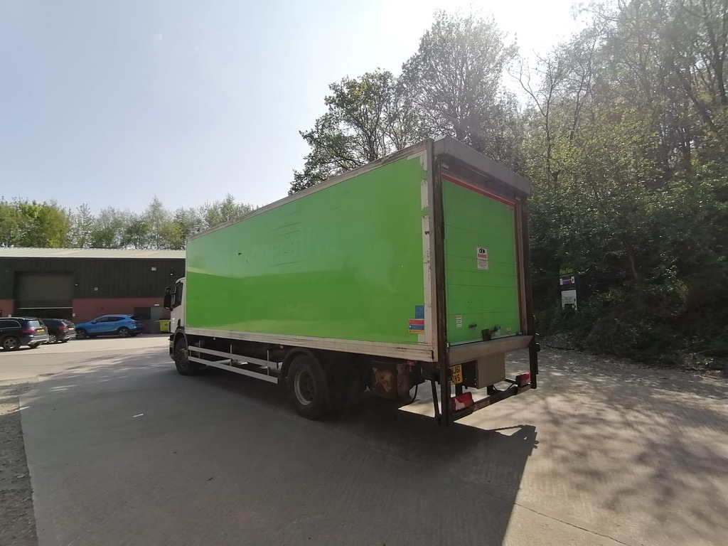 Scania P230 4x2 Box Van - Dostavno vozilo z zabojnikom: slika 3 Scania P230 4x2 Box Van - Dostavno vozilo z zabojnikom: slika 3