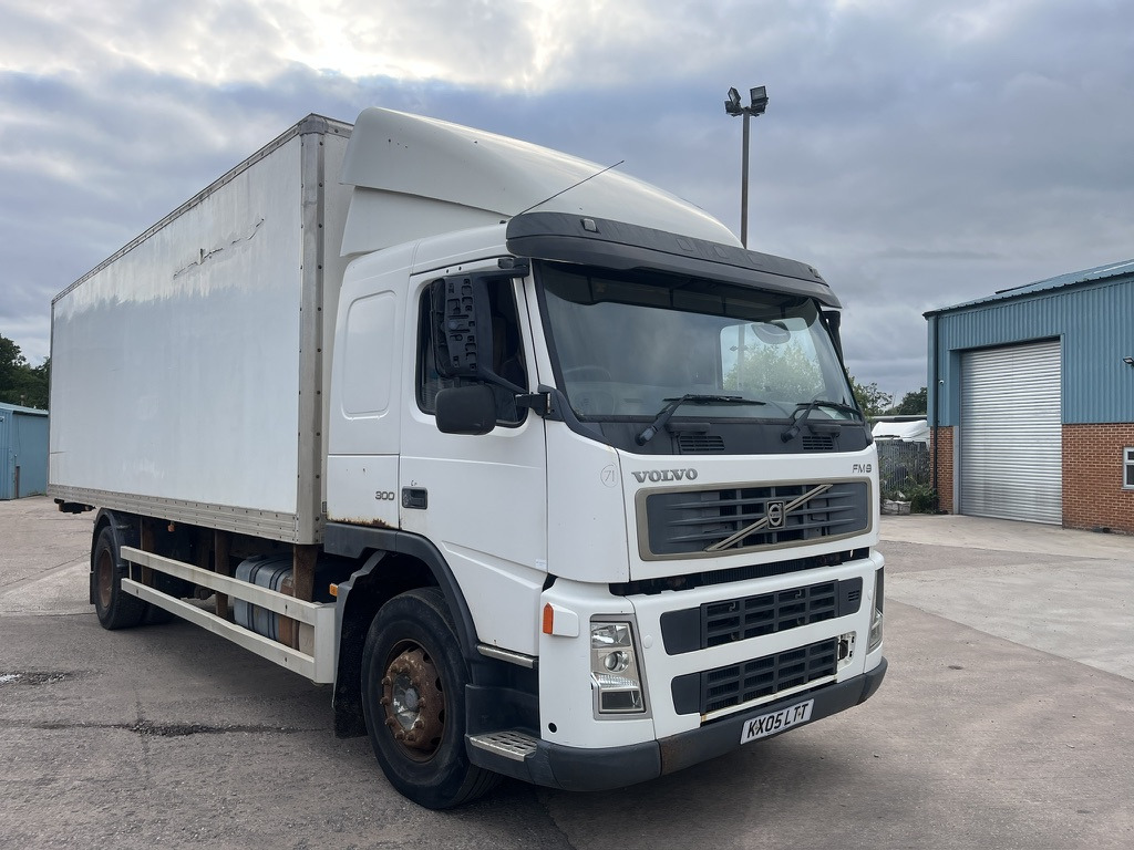 Volvo FM9 300 4x2 Box Van - Dostavno vozilo z zabojnikom: slika 2 Volvo FM9 300 4x2 Box Van - Dostavno vozilo z zabojnikom: slika 2