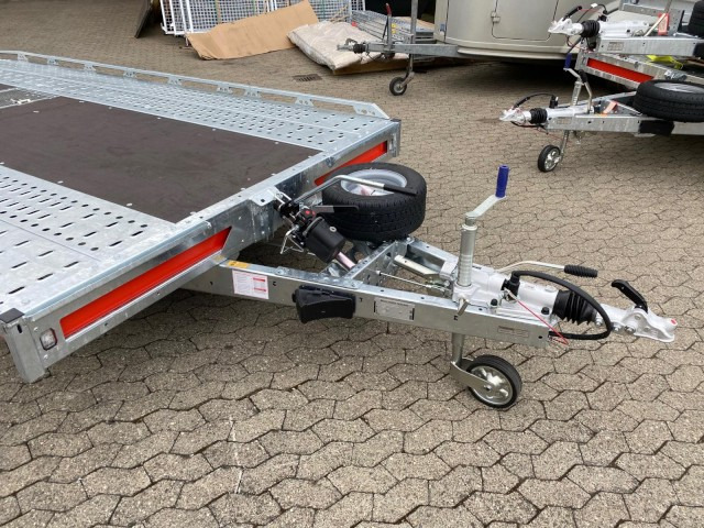 Brian James T Transporter, 231-5522-35-3-10, 5500 x 2240 mm, 3,5 to. kippbar mit Auffahrrampe - Prikolica avtotransporter: slika 2 Brian James T Transporter, 231-5522-35-3-10, 5500 x 2240 mm, 3,5 to. kippbar mit Auffahrrampe - Prikolica avtotransporter: slika 2