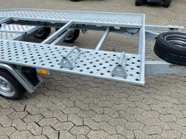 Gala BGG Taurus 5035SL 5050 x 2050 mm, 3,5 to. ZG, 2-Achs - Prikolica avtotransporter: slika 3 Gala BGG Taurus 5035SL 5050 x 2050 mm, 3,5 to. ZG, 2-Achs - Prikolica avtotransporter: slika 3