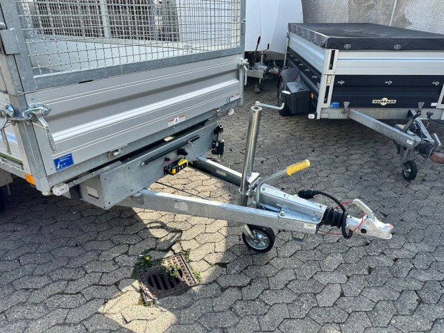 Humbaur 3-Seitenkipper HTK 3000.31 Alu, mit Laubgitteraufsatz, 3140 x 1750 x 350 mm, 3,0 to. - Kiper prikolica: slika 2 Humbaur 3-Seitenkipper HTK 3000.31 Alu, mit Laubgitteraufsatz, 3140 x 1750 x 350 mm, 3,0 to. - Kiper prikolica: slika 2