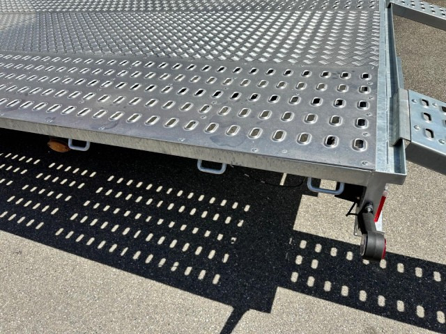 Niewiadow BR3 14A 35A35V, 9000 x 2100 mm, 3,5 to. - Prikolica avtotransporter: slika 4 Niewiadow BR3 14A 35A35V, 9000 x 2100 mm, 3,5 to. - Prikolica avtotransporter: slika 4