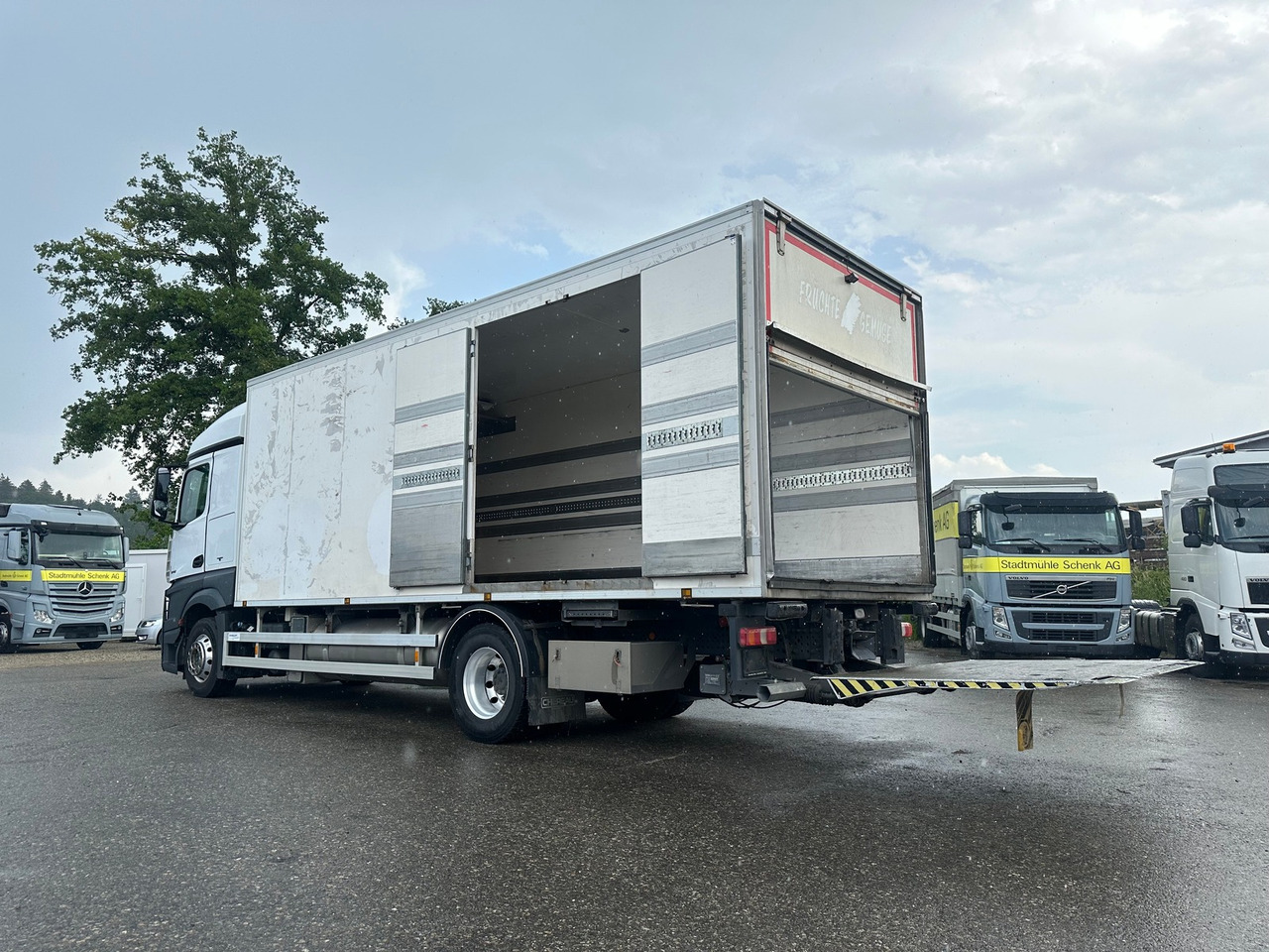 MERCEDES-BENZ actros 18.42 4x2 Gas-Kühlfahrzeug - Tovornjak hladilnik: slika 2 MERCEDES-BENZ actros 18.42 4x2 Gas-Kühlfahrzeug - Tovornjak hladilnik: slika 2