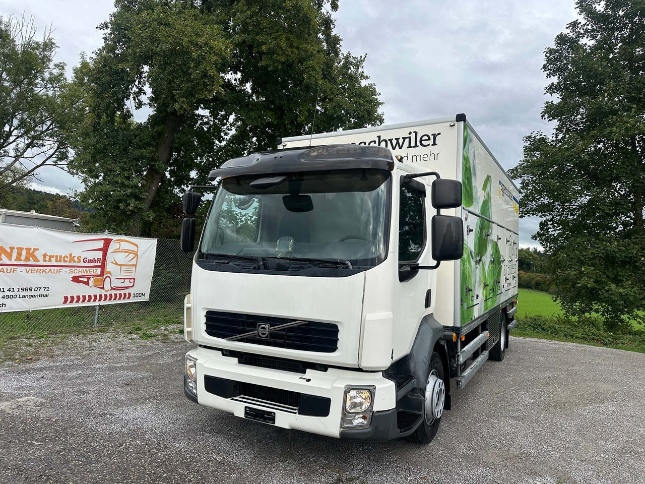 VOLVO Volvo FLL 240 4x2 Tiefkühler - Tovornjak hladilnik: slika 1 VOLVO Volvo FLL 240 4x2 Tiefkühler - Tovornjak hladilnik: slika 1