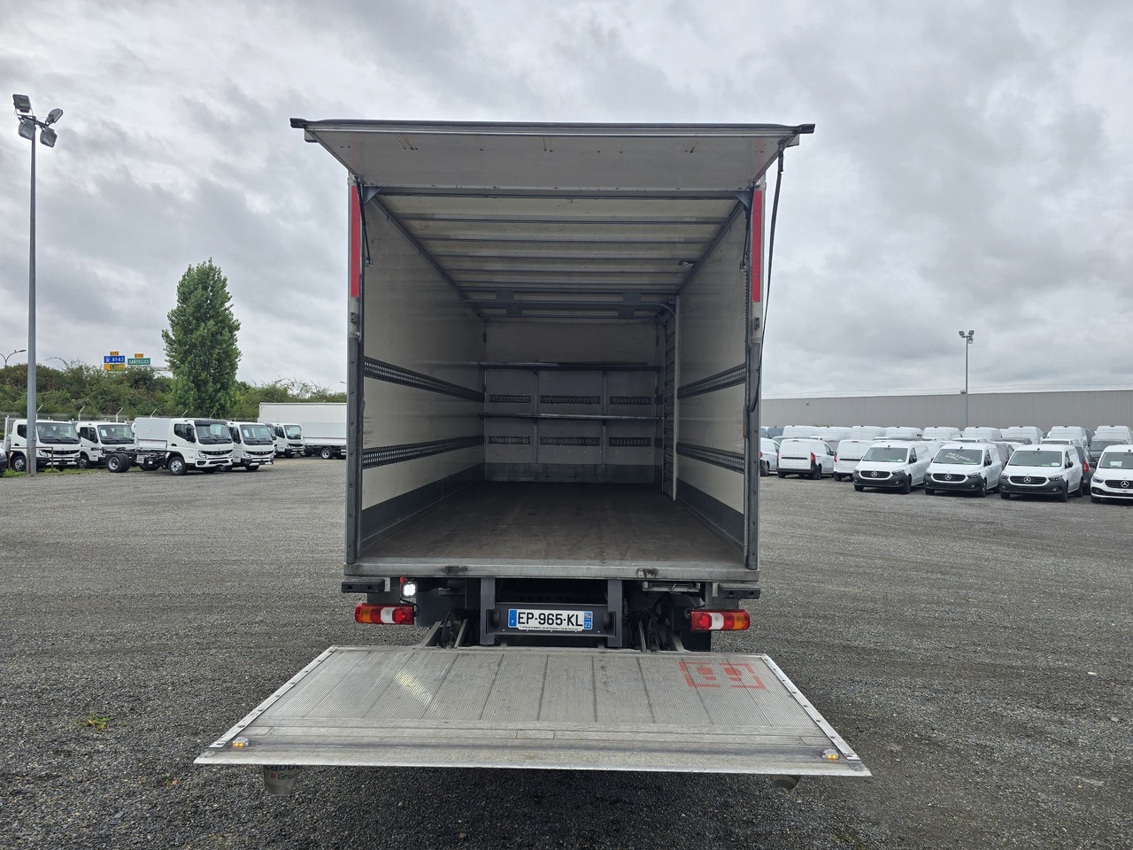MERCEDES-BENZ Atego 1218 - Bo - LIFT - SIDE DOOR - ADR - Tovornjak zabojnik: slika 5 MERCEDES-BENZ Atego 1218 - Bo - LIFT - SIDE DOOR - ADR - Tovornjak zabojnik: slika 5