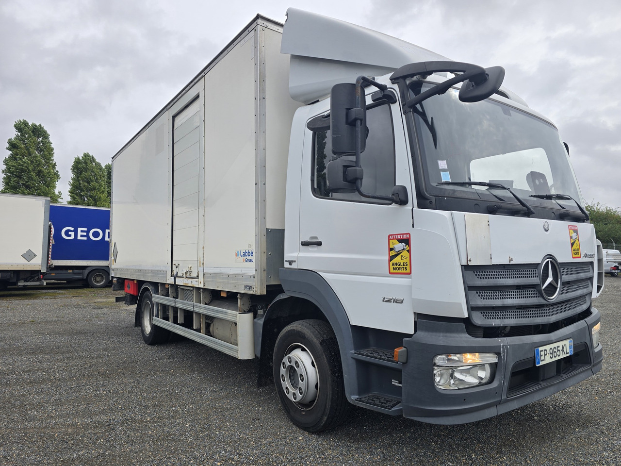MERCEDES-BENZ Atego 1218 - Bo - LIFT - SIDE DOOR - ADR - Tovornjak zabojnik: slika 1 MERCEDES-BENZ Atego 1218 - Bo - LIFT - SIDE DOOR - ADR - Tovornjak zabojnik: slika 1