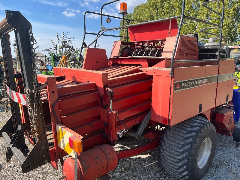 Massey Ferguson 187 - Balirka za kvadratne bale: slika 4 Massey Ferguson 187 - Balirka za kvadratne bale: slika 4