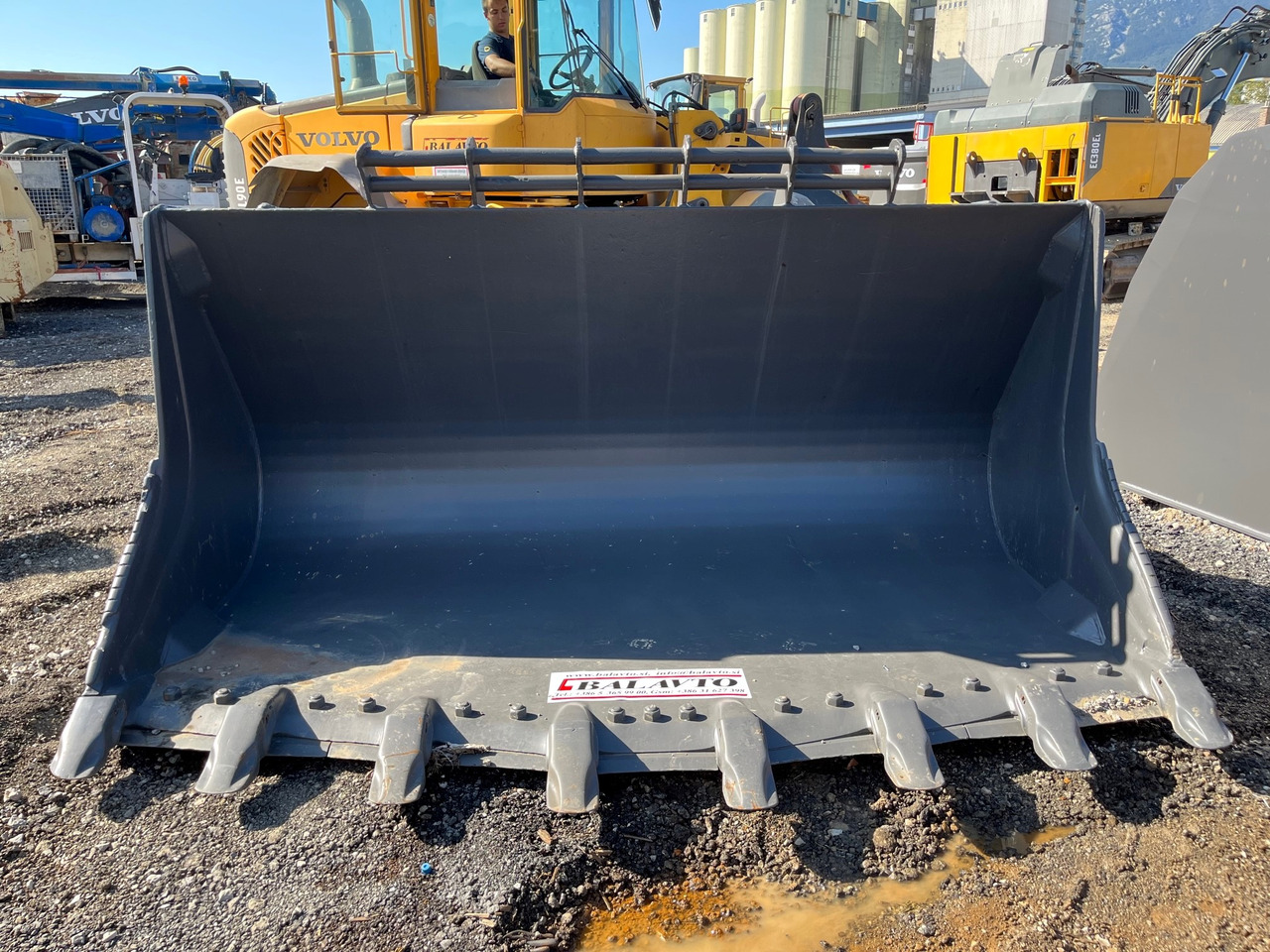 BALAVTO Loader bucket 3350 mm - Žlica za nakladalnik: slika 2 BALAVTO Loader bucket 3350 mm - Žlica za nakladalnik: slika 2