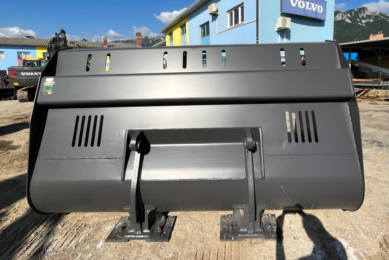 Balavto Loader bucket 3000 mm - Žlica za nakladalnik: slika 4 Balavto Loader bucket 3000 mm - Žlica za nakladalnik: slika 4
