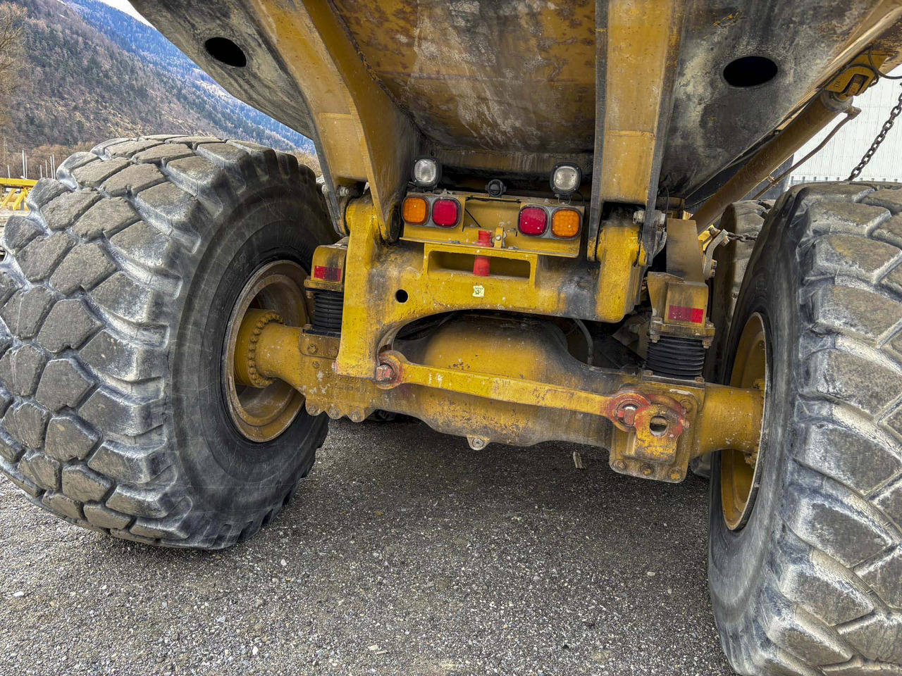 CATERPILLAR 740 - Zglobni demper: slika 5 CATERPILLAR 740 - Zglobni demper: slika 5