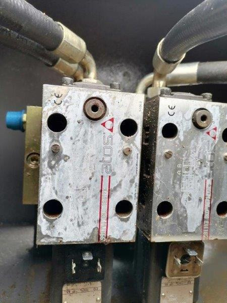 Stabilisers 14302778 Volvo EW160 - Rezervni deli za Bager: slika 2 Stabilisers 14302778 Volvo EW160 - Rezervni deli za Bager: slika 2