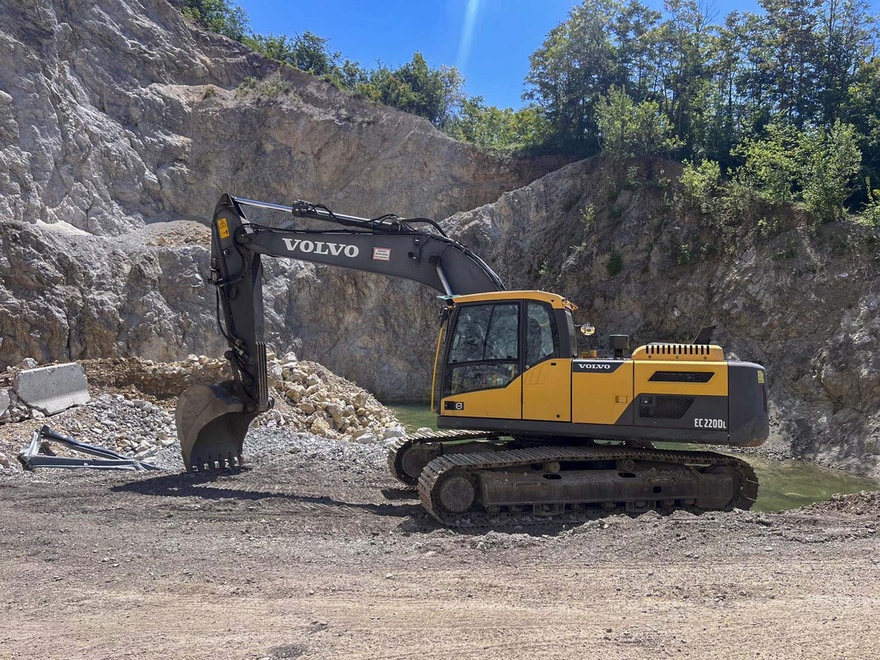 VOLVO EC220D - Bager goseničar: slika 1 VOLVO EC220D - Bager goseničar: slika 1