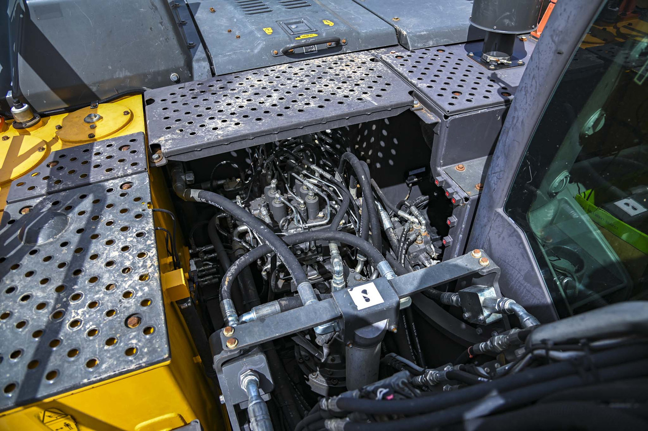 VOLVO EC220EL lizing VOLVO EC220EL: slika 46 VOLVO EC220EL lizing VOLVO EC220EL: slika 46