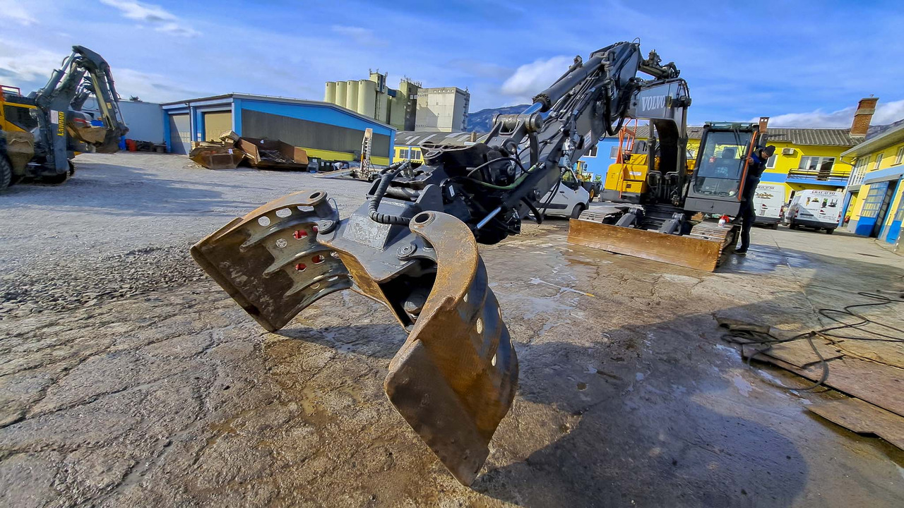 VOLVO ECR235EL - Bager goseničar: slika 2 VOLVO ECR235EL - Bager goseničar: slika 2