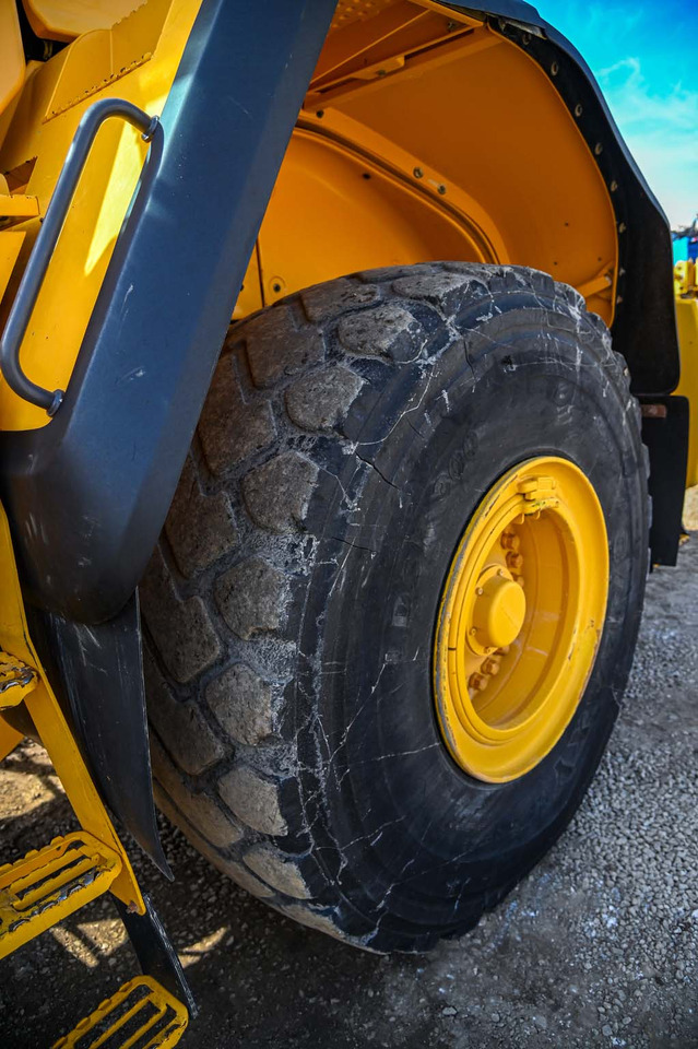 Kolesni nakladalec VOLVO L180H: slika 28