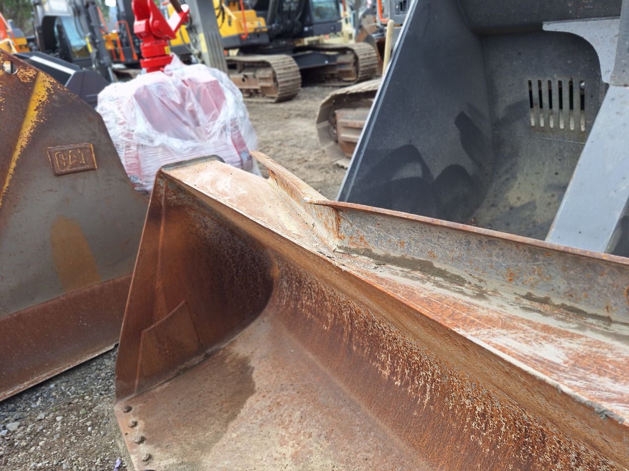Volvo 93812 loader bucket 2300 mm BOE - Žlica za nakladalnik: slika 5 Volvo 93812 loader bucket 2300 mm BOE - Žlica za nakladalnik: slika 5