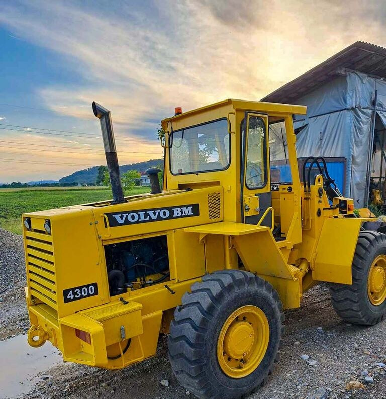 Volvo BM 4300 - Kolesni nakladalec: slika 1 Volvo BM 4300 - Kolesni nakladalec: slika 1