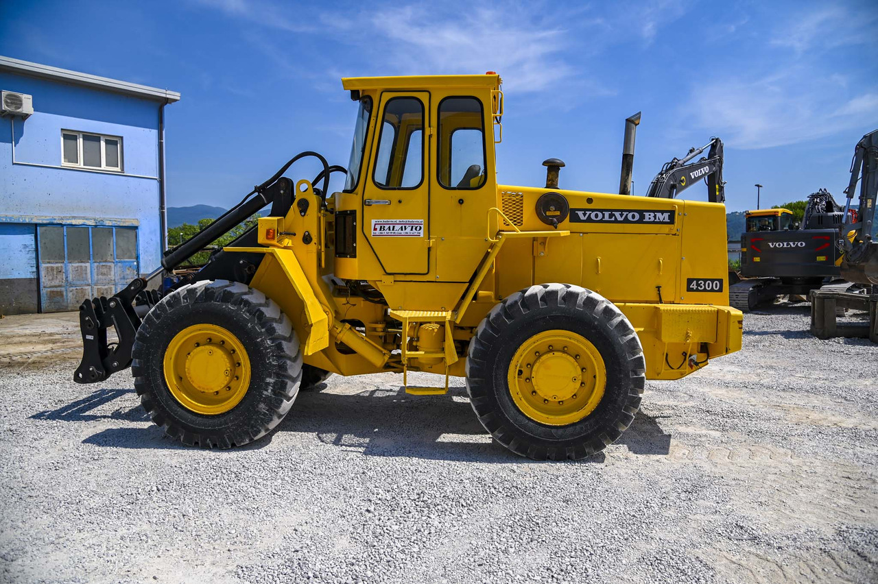 Volvo BM4300 - Kolesni nakladalec: slika 4 Volvo BM4300 - Kolesni nakladalec: slika 4